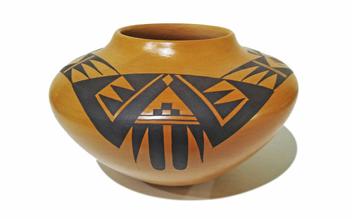 Hopi Pot by Garrett Mahe